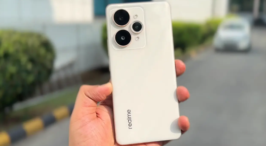 রিয়েলমি-১৫-প্রো